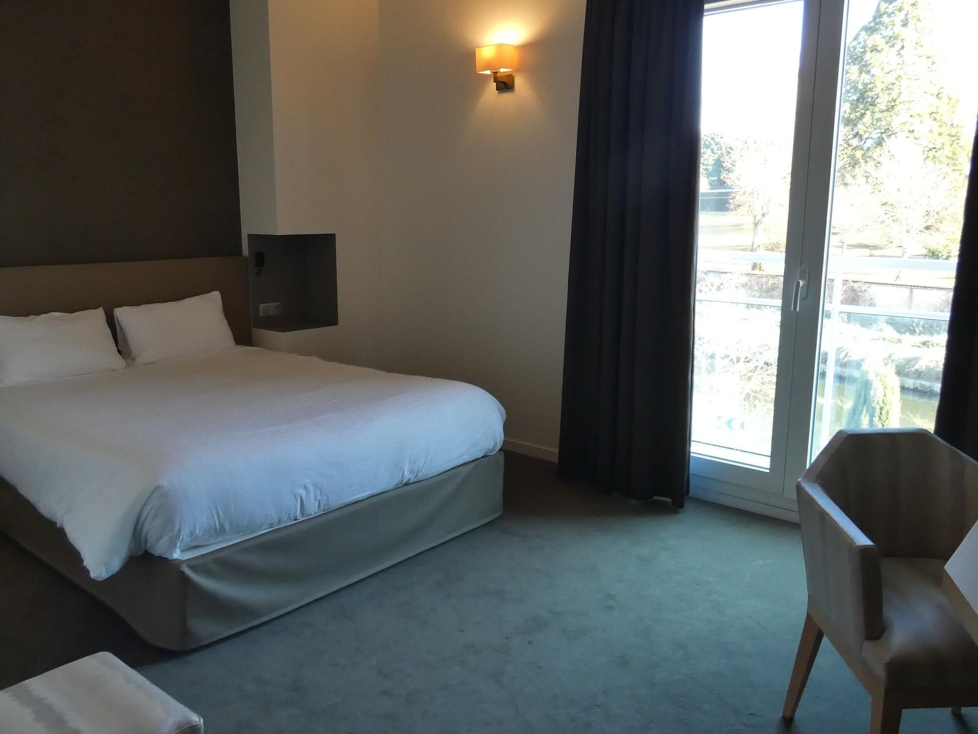 Le Konine - Hotel & Bar & Restaurant Montceau-les-Mines Zewnętrze zdjęcie