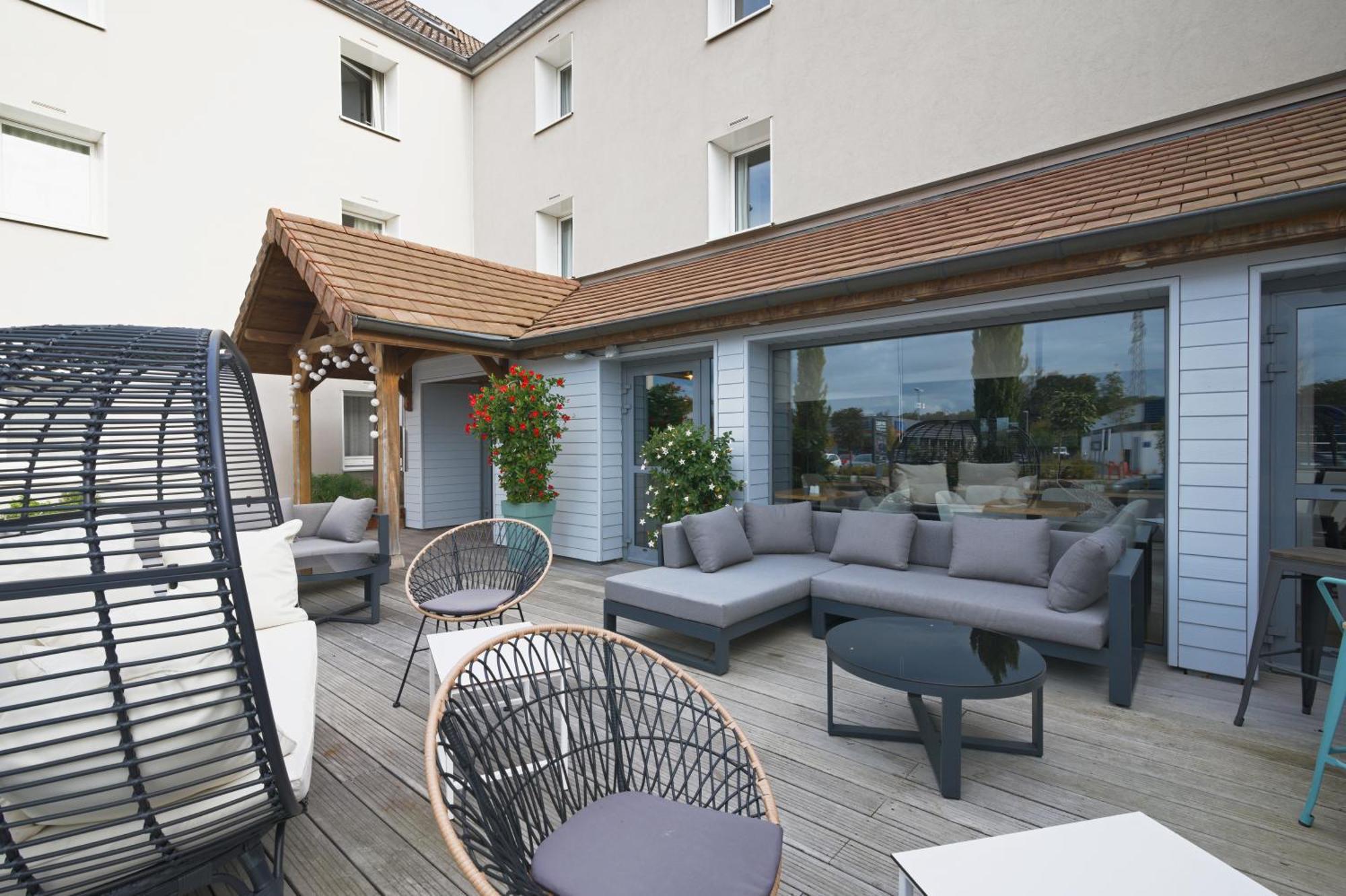 Le Konine - Hotel & Bar & Restaurant Montceau-les-Mines Zewnętrze zdjęcie
