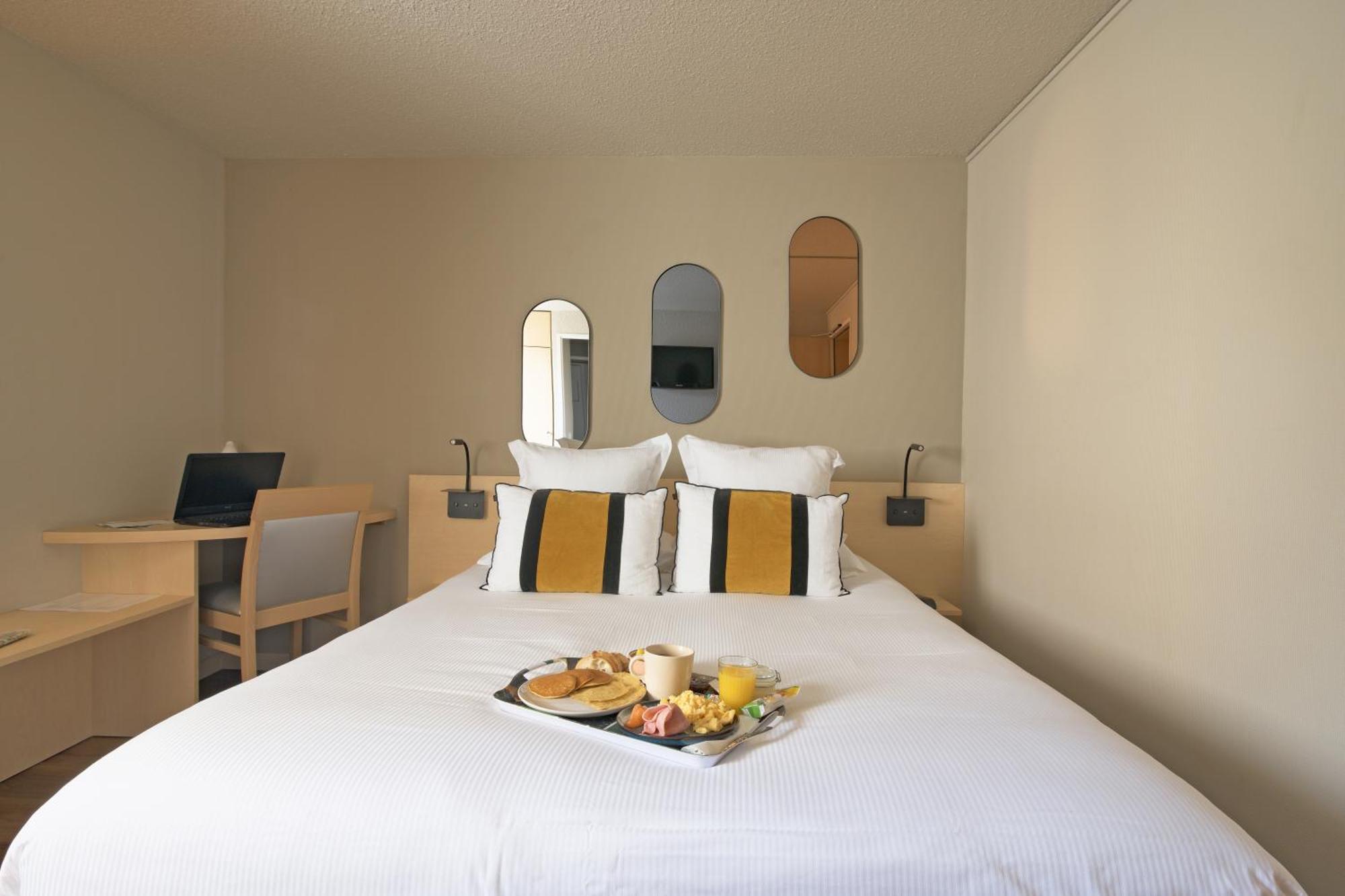 Le Konine - Hotel & Bar & Restaurant Montceau-les-Mines Zewnętrze zdjęcie