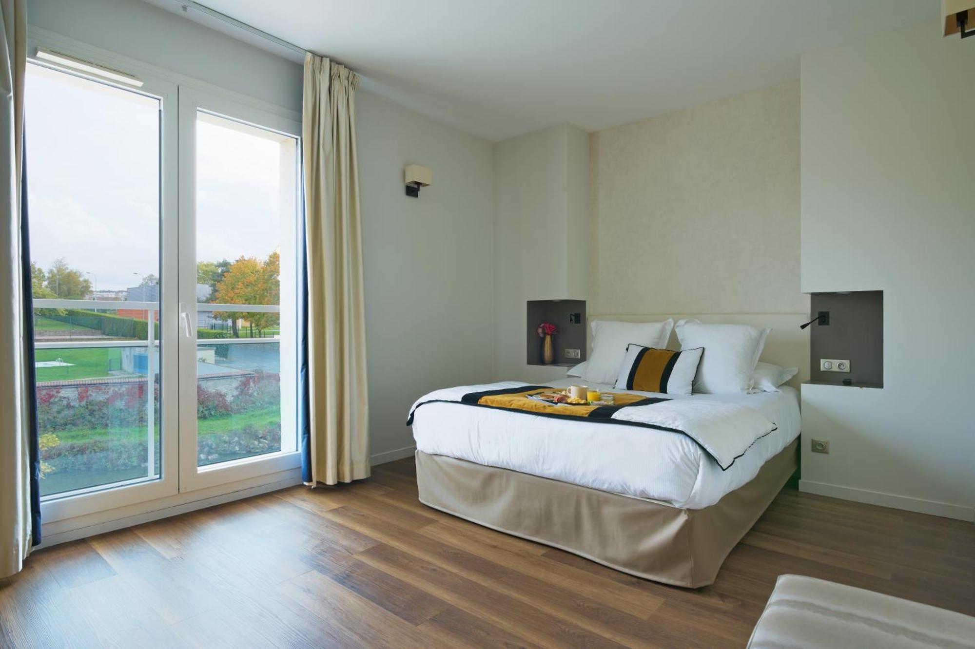 Le Konine - Hotel & Bar & Restaurant Montceau-les-Mines Zewnętrze zdjęcie